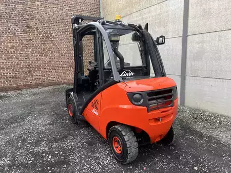 Empilhador diesel 2010  Linde H30D-01 (5)