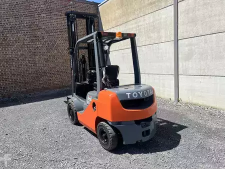 Empilhador diesel 2017  Toyota 02-8FDF25 (4)