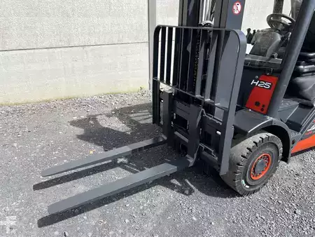 Dieselový VZV 2018  Linde H25D-02 EVO (4)
