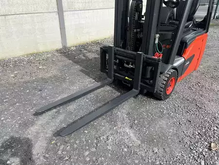 Sähkö - 3 pyör 2018  Linde E16C-02 EVO (3)