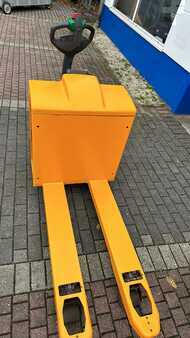 Electric Pallet Jacks 2013  Jungheinrich EJE225 (6)