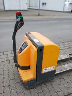 Porta-paletes elétrico 2014 Jungheinrich EJE 220r 733 (1)