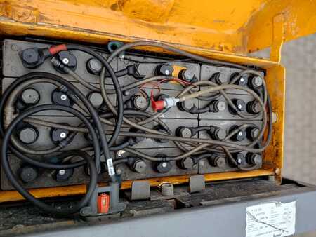 Porta-paletes elétrico 2014 Jungheinrich EJE 220r 733 (4)