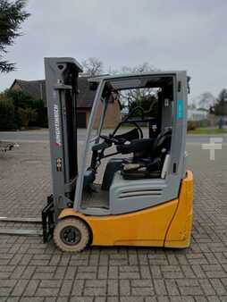 El truck - 3 hjulet 2015  Jungheinrich EFG 215 021 (1)