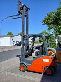 Treibgasstapler 2007  Linde H16T (1)