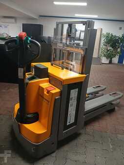 Stacker pedestre 2017 Jungheinrich EJD 220 (1)