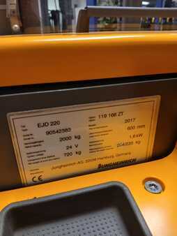 Stacker pedestre 2017  Jungheinrich EJD 220 (3)