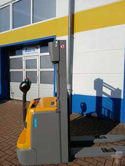 Stacker pedestre 2017 Jungheinrich EJC 212 (1)