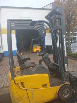 Eléctrico - 3 rodas 2007  Jungheinrich EFG 113 (2)