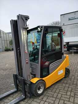 Sähkö - 4 pyör 2017  Jungheinrich EFG 320 MP (1)