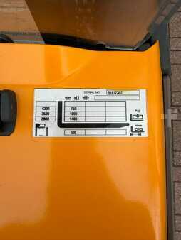 Hochhubwagen  Jungheinrich EJC214z (2)