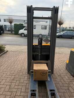 Hochhubwagen  Jungheinrich EJC214z (6)