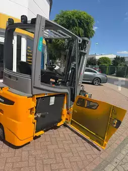 Electric - 3 wheels 2016  Jungheinrich EFG 216 (11)