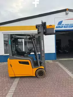 Elektro 3 Rad 2017  Jungheinrich EFG216k (1)
