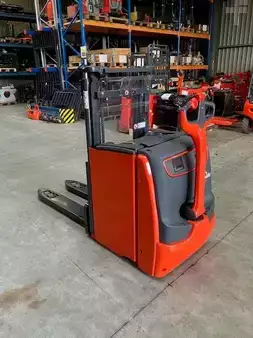 Hochhubwagen  Linde D10B (4)