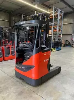 Schubmaststapler 2019  Linde R16 (1)