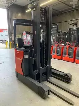 Schubmaststapler 2019  Linde R16 (2)