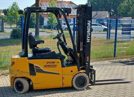 Carrelli elettrici 4 ruote 2018 Hyundai 20B-9 (1)