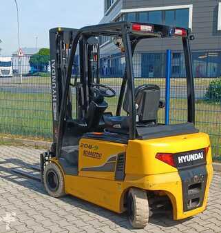 Carrelli elettrici 4 ruote 2018 Hyundai 20B-9 (3)