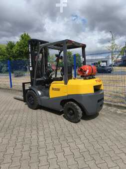 Carretilla elevadora GLP 2008  TCM FG35T3S (2)