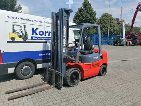 Diesel Forklifts 2011  Heli CPCD25KU (1)