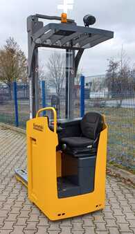 Stoccatori uomo seduto 2017 Jungheinrich ESC 214 (2)