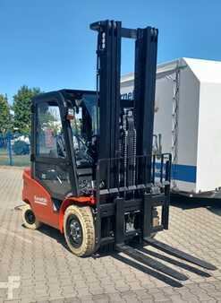 4-wiel elektrische heftrucks 2023  EP Equipment EFL353 (2)