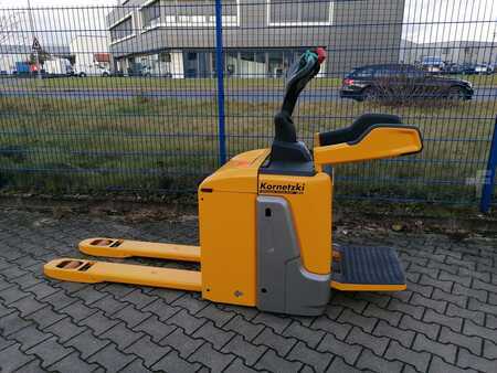 Transpallet elettrici 2017 Jungheinrich ERE120 (1)