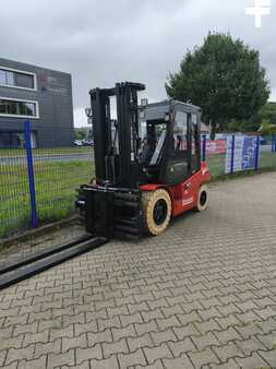 Electric - 4 wheels 2025  EP Equipment EFL553-HV-6 (1)