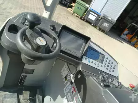 Reach Trucks 2019  Still FM-X 20 (8)
