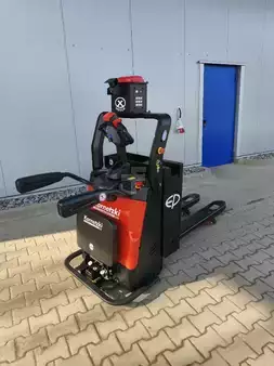 Transpaleta eléctrica 2026  EP Equipment EXP20 (2)