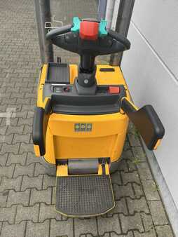 Ruční vysokozdvižný vozík 2018  Jungheinrich ERC14 (3)