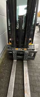 Kontejnerový vozík 2015  Yale ERP25VL (2)