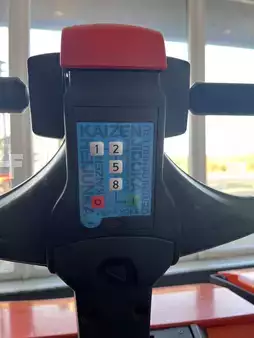 Transpaleta eléctrica 2019  Toyota LWE200 (6)