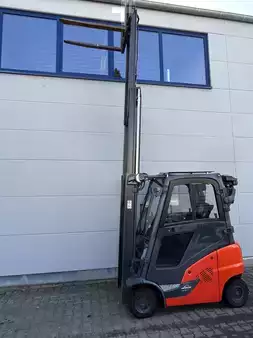 Dízel targoncák 2019  Linde H16D-01 (2)