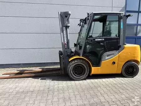 Wózki widłowe diesel 2019  Jungheinrich DFG S50s (1)