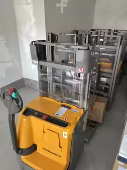 Ruční vysokozdvižný vozík 2017  Jungheinrich EJC216 (1)