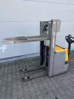 Hochhubwagen 2017  Jungheinrich EJC216 (2)