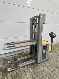 Stoccatori 2019  Jungheinrich EJC216z (3)