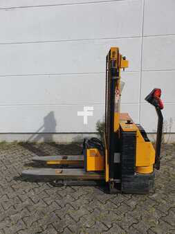 Hochhubwagen  Jungheinrich EJC L10 (1)