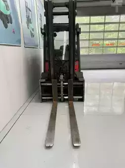 LPG heftrucks 2005  Linde H35T (3)