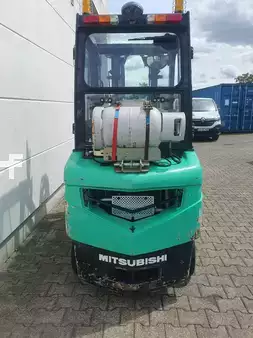 Nestekaasutrukki 2011  Mitsubishi FG20CN 2SP450 (4)