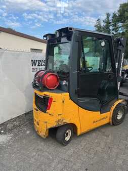 Treibgasstapler 2010  Jungheinrich TFG 320 s (2)