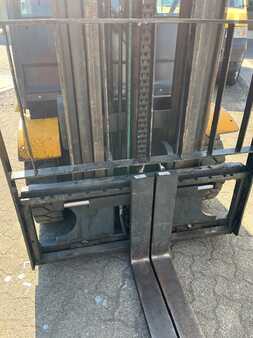 Treibgasstapler 2008  Jungheinrich TFG 425 (3)