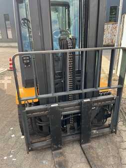 Dieselstapler 2015  Jungheinrich DFG 430 s (3)