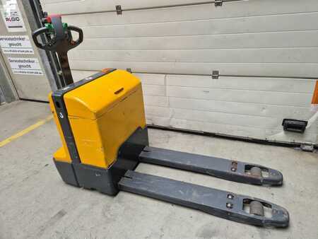 Electric Pallet Trucks 2002  Jungheinrich EJE20 (2)