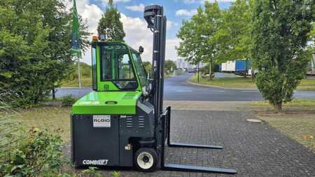 Empilhador Quatro caminhos 2025  Combilift CBE3000 (1)