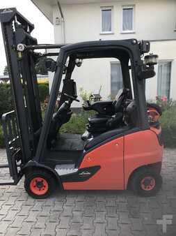 Wózki gazowe 2017  Linde H16T-01 (1)