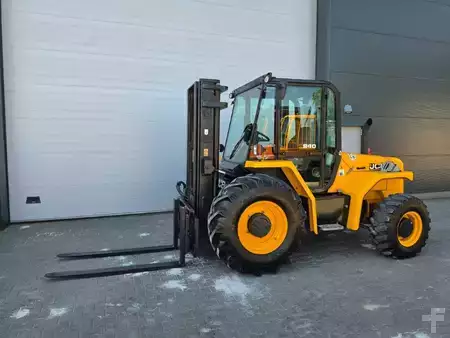 Terénní vysokozdvižný vozík 2017  JCB 940-4 T4 - TRIPLEX (1)
