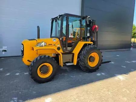Terénní vysokozdvižný vozík 2017  JCB 940-4 T4 - TRIPLEX (2)